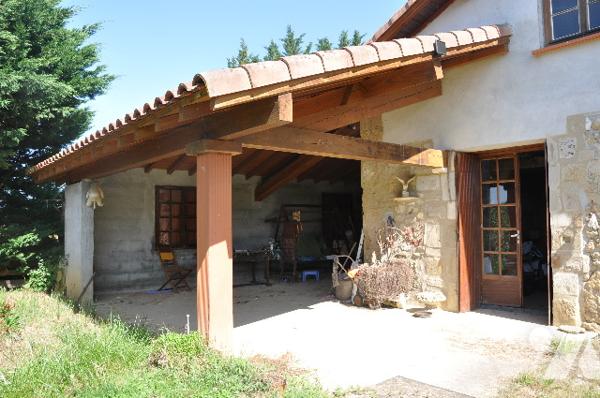 10 kms AURIGNAC, belle maison 131m² sur 10 hectares de terre attenante : prix : 296.800 € C.C.