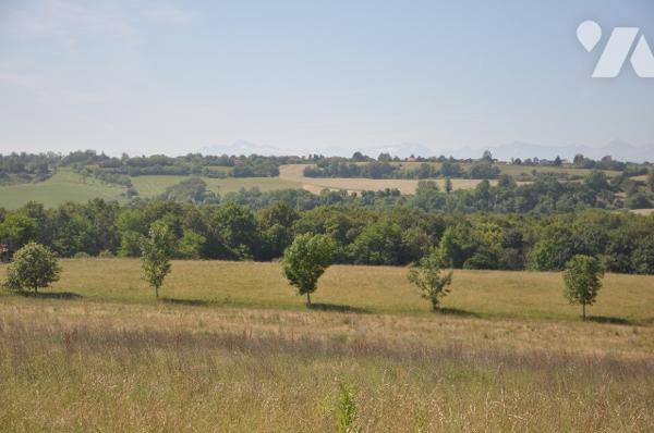 10 kms AURIGNAC, belle maison 131m² sur 10 hectares de terre attenante : prix : 296.800 € C.C.