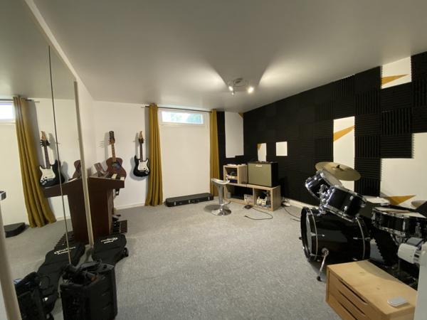 EXCLUSIVITE ACI – CAEN – MAISON T11 DE 244 m2