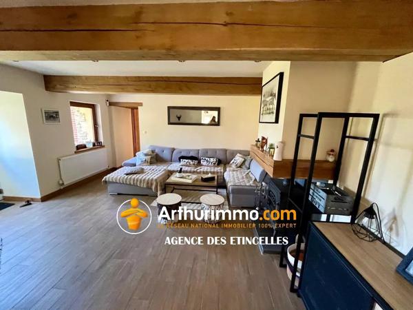 Vente                                                      Maison
                        
                     4 pièces                      114 m2                     à Martigné-Ferchaud