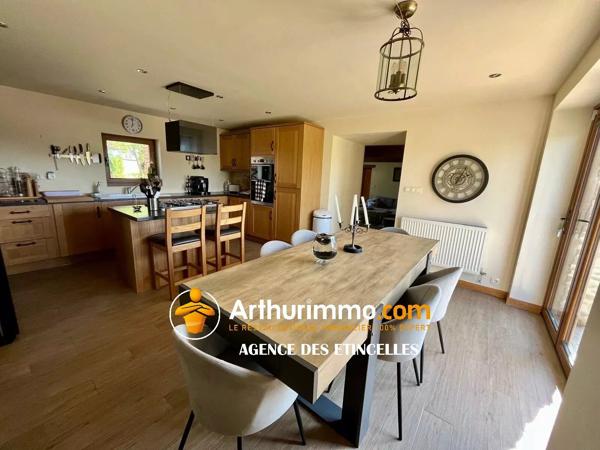 Vente                                                      Maison
                        
                     4 pièces                      114 m2                     à Martigné-Ferchaud
