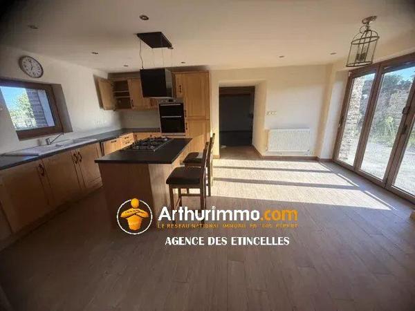 Vente                                                      Maison
                        
                     4 pièces                      114 m2                     à Martigné-Ferchaud