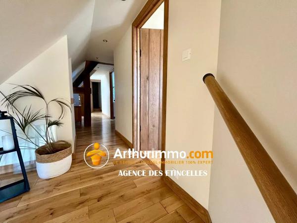 Vente                                                      Maison
                        
                     4 pièces                      114 m2                     à Martigné-Ferchaud