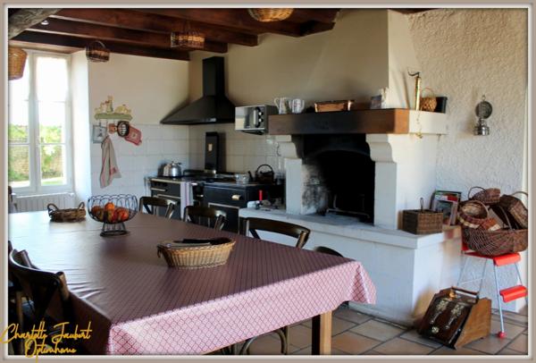 Grande maison en pierre