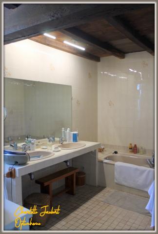 Grande maison en pierre