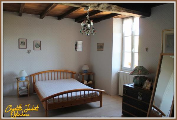 Grande maison en pierre