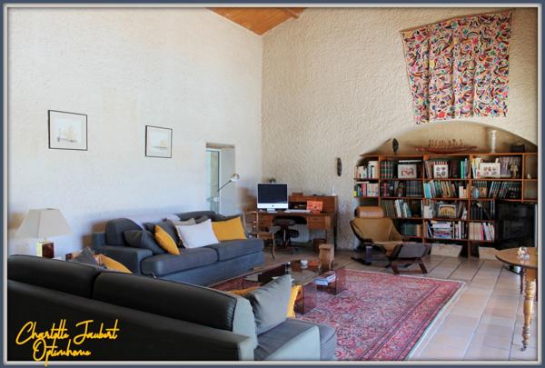 Grande maison en pierre