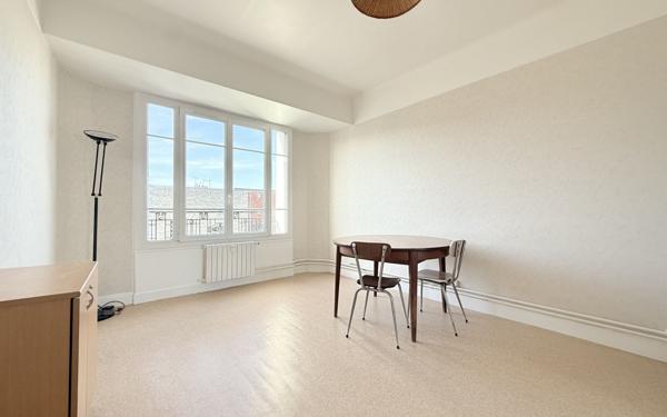 Appartement à vendre    1 pièce • 27,04 m2 Malakoff