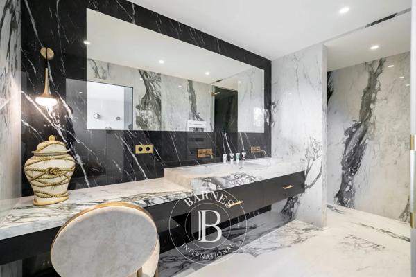 Antibes, Villa 4 Chambres -  403 m² à vendre