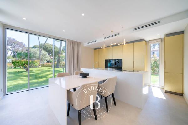 Antibes, Villa 4 Chambres -  403 m² à vendre