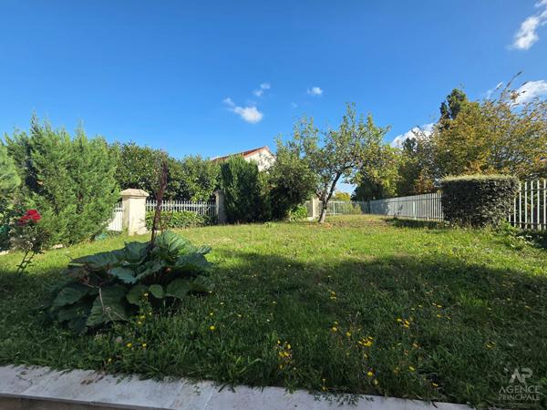 Rueil Malmaison Buzenval - Maison 6 pièce(s) 144.36 m2. Loyer 2 950 €/mois charges comprises **  - Référence  19279