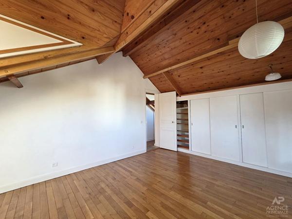 Rueil Malmaison Buzenval - Maison 6 pièce(s) 144.36 m2. Loyer 2 950 €/mois charges comprises **  - Référence  19279