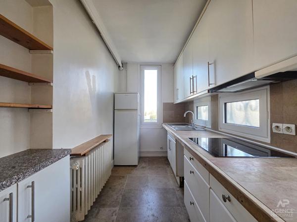 Rueil Malmaison Buzenval - Maison 6 pièce(s) 144.36 m2. Loyer 2 950 €/mois charges comprises **  - Référence  19279