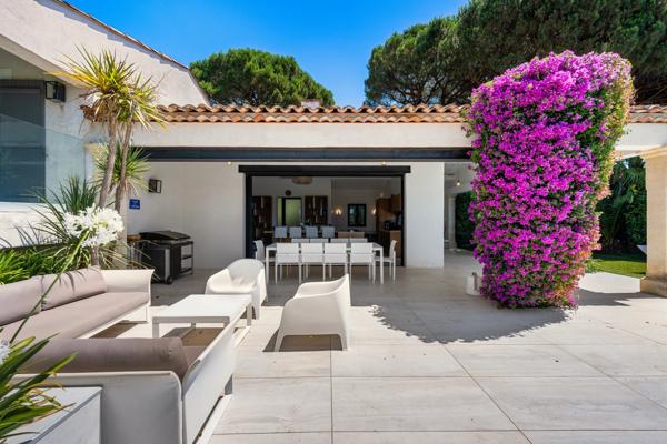 La Croix-Valmer – Villa avec vue mer et piscine à débordement