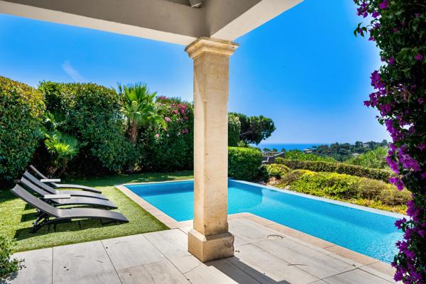 La Croix-Valmer – Villa avec vue mer et piscine à débordement