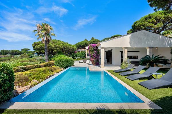 La Croix-Valmer – Villa avec vue mer et piscine à débordement