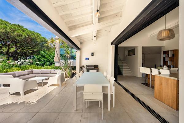 La Croix-Valmer – Villa avec vue mer et piscine à débordement