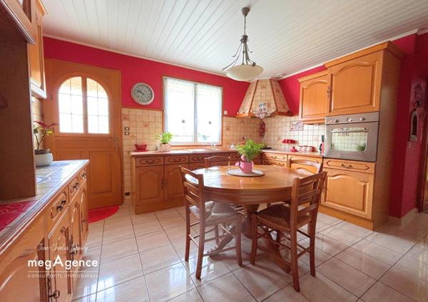 Maison à SAINT-CLAIR-DE-HALOUZE, 61490 - 4 pièces 116m²