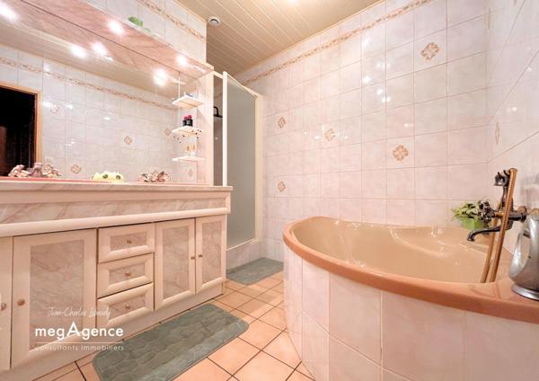 Maison à SAINT-CLAIR-DE-HALOUZE, 61490 - 4 pièces 116m²