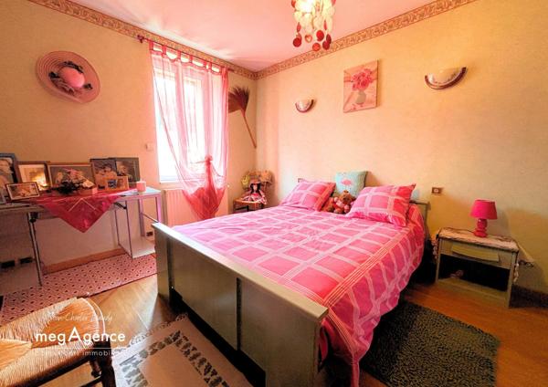 Maison à SAINT-CLAIR-DE-HALOUZE, 61490 - 4 pièces 116m²