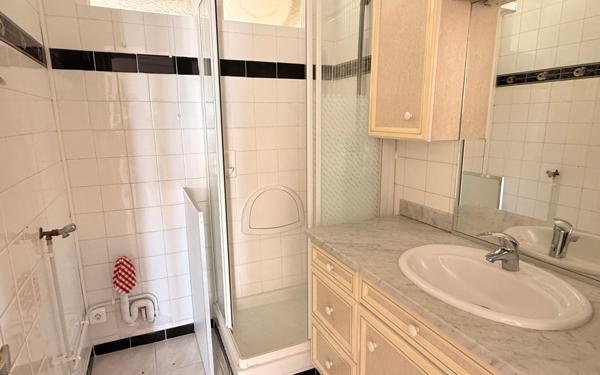 Appartement à vendre    3 pièces • 56,37 m2 Hyères