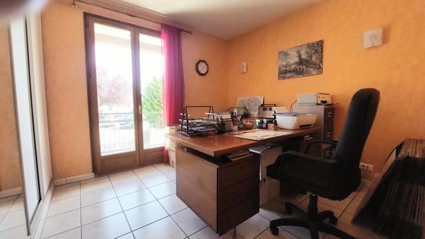 Vente                                                      Maison
                        
                     6 pièces                      145 m2                     à Champigny