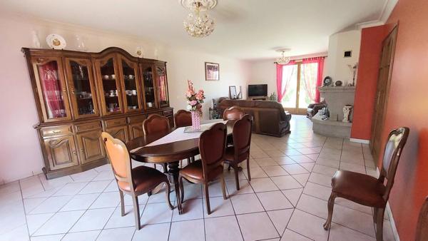 Vente                                                      Maison
                        
                     6 pièces                      145 m2                     à Champigny