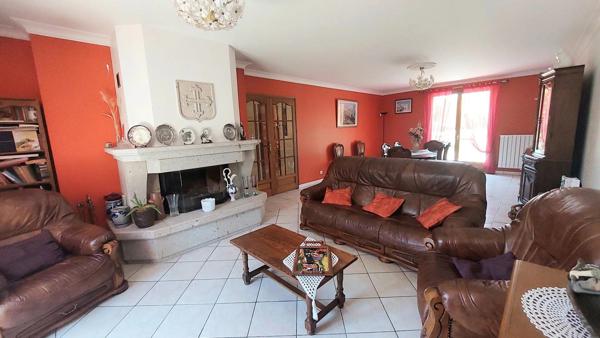 Vente                                                      Maison
                        
                     6 pièces                      145 m2                     à Champigny