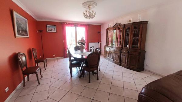 Vente                                                      Maison
                        
                     6 pièces                      145 m2                     à Champigny