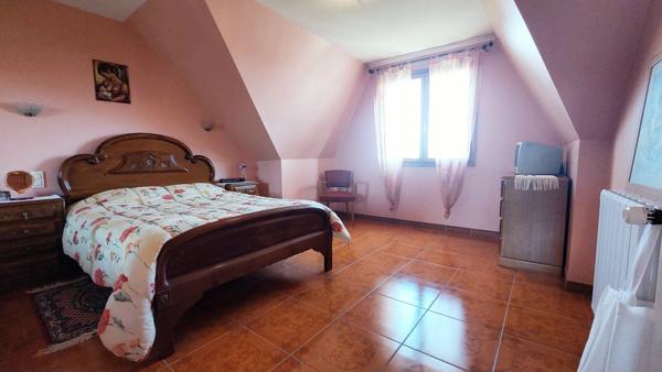 Vente                                                      Maison
                        
                     6 pièces                      145 m2                     à Champigny