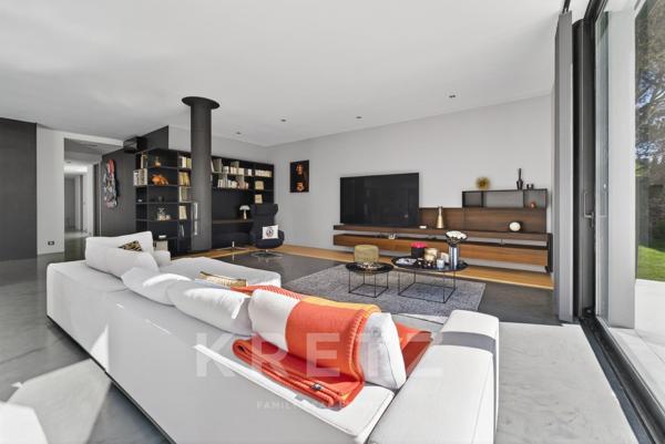 Villa d’architecte de plain-pied 360 m² avec piscine, maison d’amis et terrain paysager – Nîmes Nord