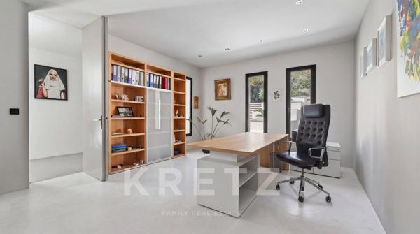 Villa d’architecte de plain-pied 360 m² avec piscine, maison d’amis et terrain paysager – Nîmes Nord