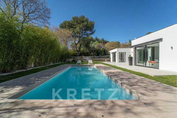Villa d’architecte de plain-pied 360 m² avec piscine, maison d’amis et terrain paysager – Nîmes Nord