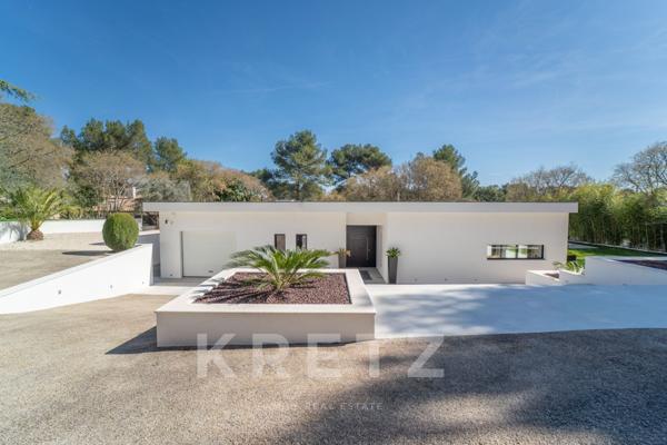 Villa d’architecte de plain-pied 360 m² avec piscine, maison d’amis et terrain paysager – Nîmes Nord