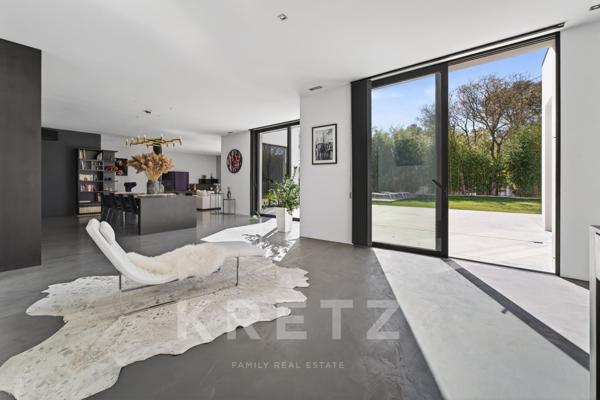Villa d’architecte de plain-pied 360 m² avec piscine, maison d’amis et terrain paysager – Nîmes Nord