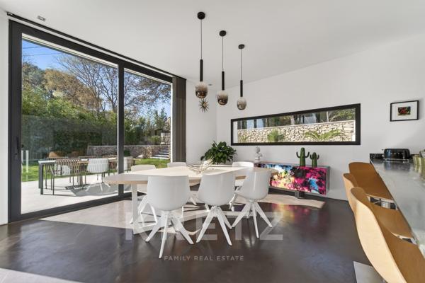 Villa d’architecte de plain-pied 360 m² avec piscine, maison d’amis et terrain paysager – Nîmes Nord