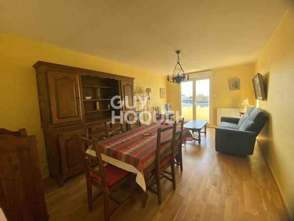 T3 meublé centre ville et gare avec balcon et parking