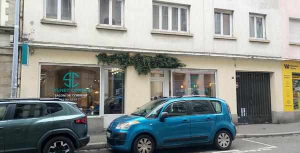 Beau Salon de coiffure mixte tout équipé