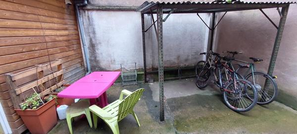 Beau Salon de coiffure mixte tout équipé