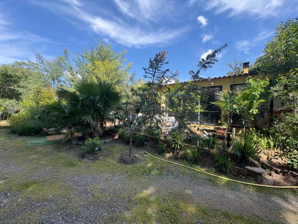 Maison de plus de 150 m² avec grand jardin arboré – Fréjus