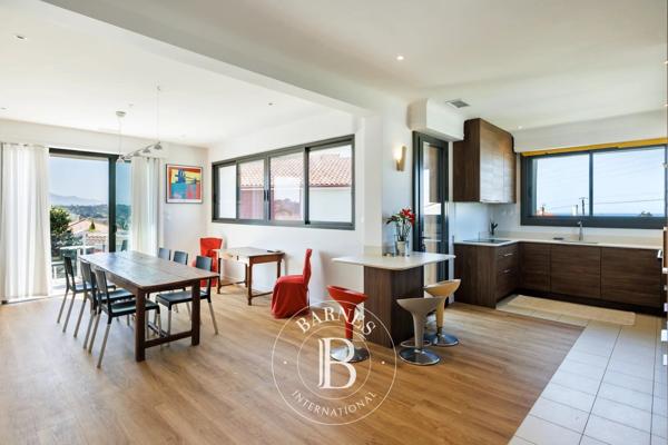 Biarritz, Maison 4 Chambres -  206 m² à vendre