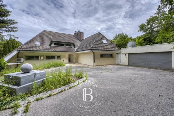 Divonne-les-Bains, Villa 7 Chambres -  322 m² à vendre
