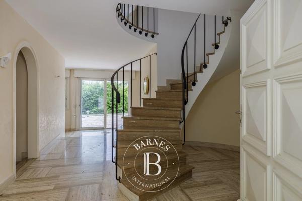 Divonne-les-Bains, Villa 7 Chambres -  322 m² à vendre