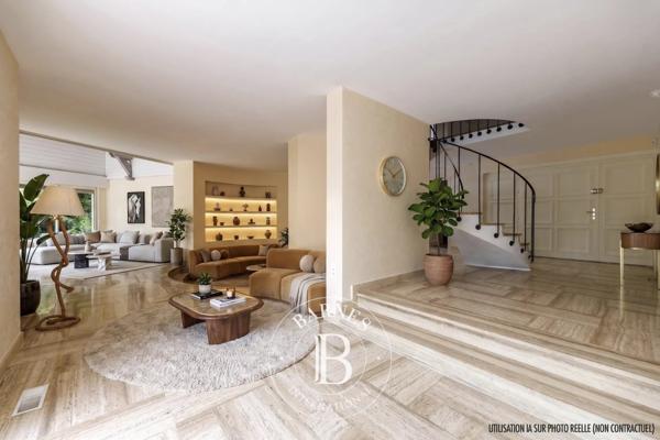 Divonne-les-Bains, Villa 7 Chambres -  322 m² à vendre