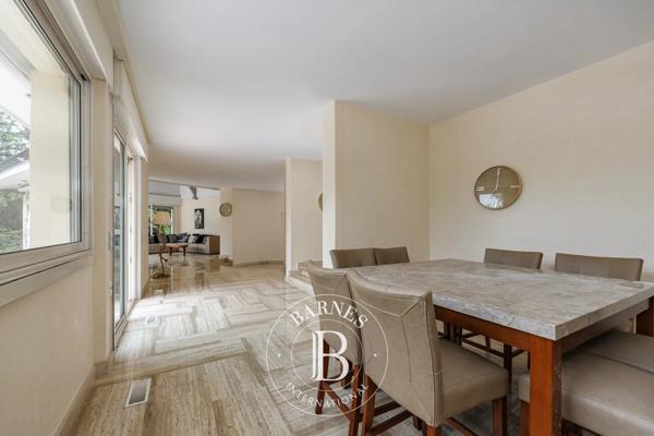 Divonne-les-Bains, Villa 7 Chambres -  322 m² à vendre