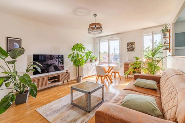 Opportunité Neuilly sur Marne 3 pièces 71 m2 lumineux avec balcon et parking