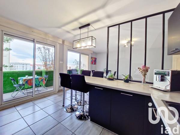 Appartement à vendre 3 pièces 81 m² Décines-Charpieu