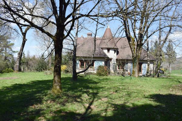 JURA PROPRIETE D'EXCEPTION SUR 18154 m² DE TERRAIN