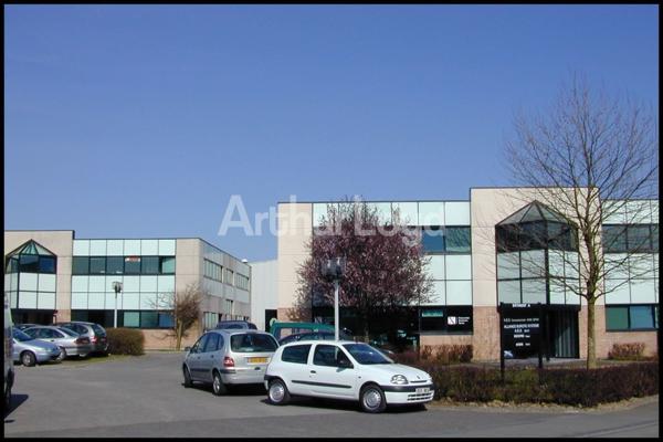 Bureaux haut de gamme à louer – Accès optimal, parking privé, environnement moderne