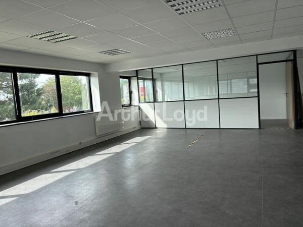 Bureaux haut de gamme à louer – Accès optimal, parking privé, environnement moderne